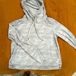 Vuori long sleeve light camo colors